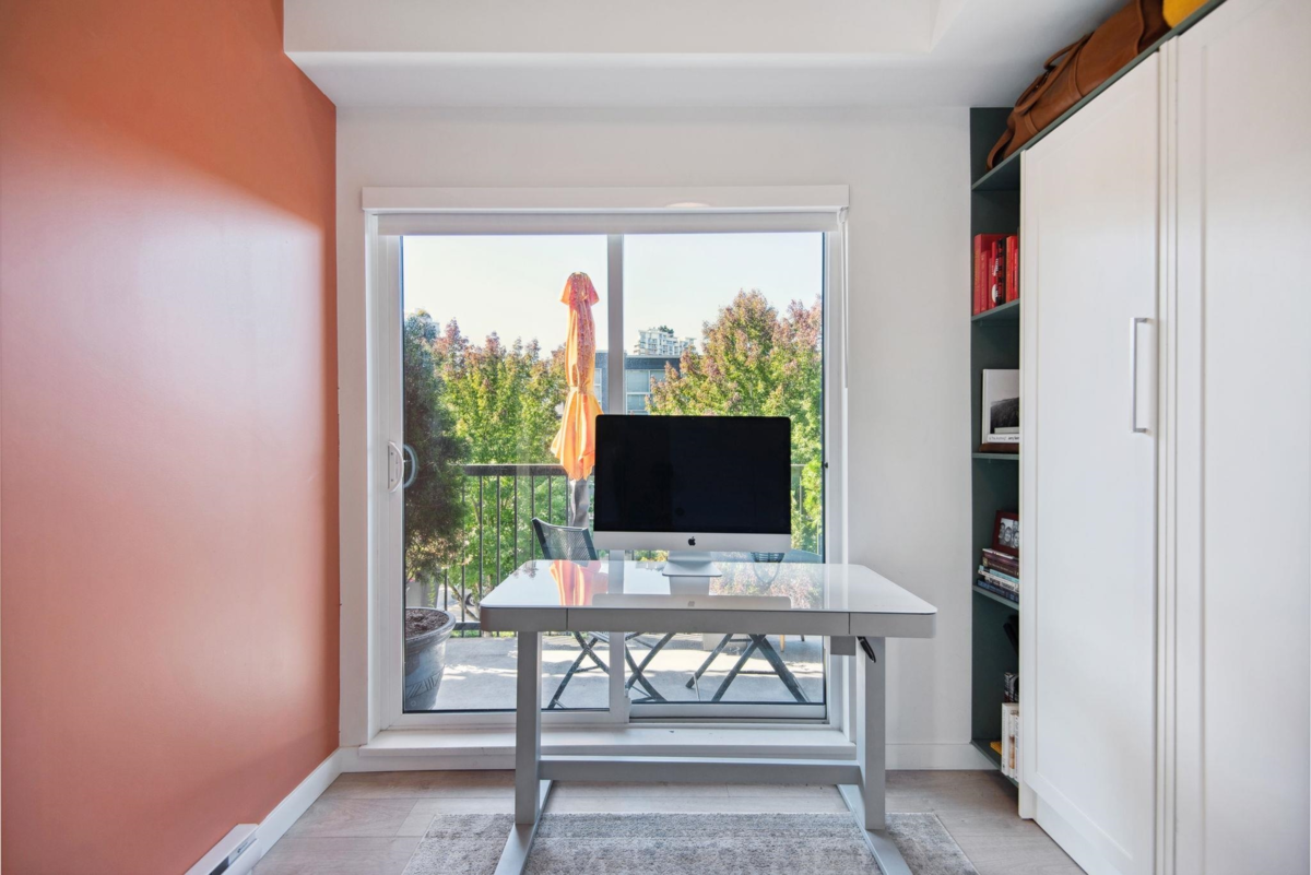 Laundry Room Photo of 321 2520 Guelph Street, Vancouver, BC