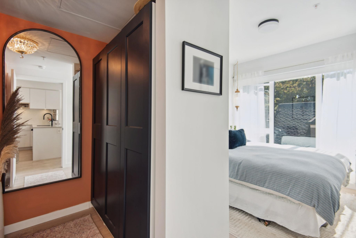 Walk-In Closet Photo of 321 2520 Guelph Street, Vancouver, BC