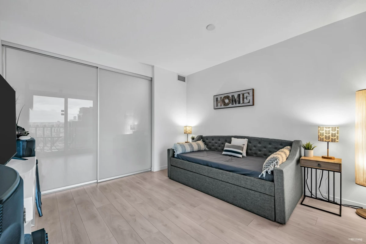 Walk-In Closet Photo of 1021 180 E 2nd Avenue, Vancouver, BC