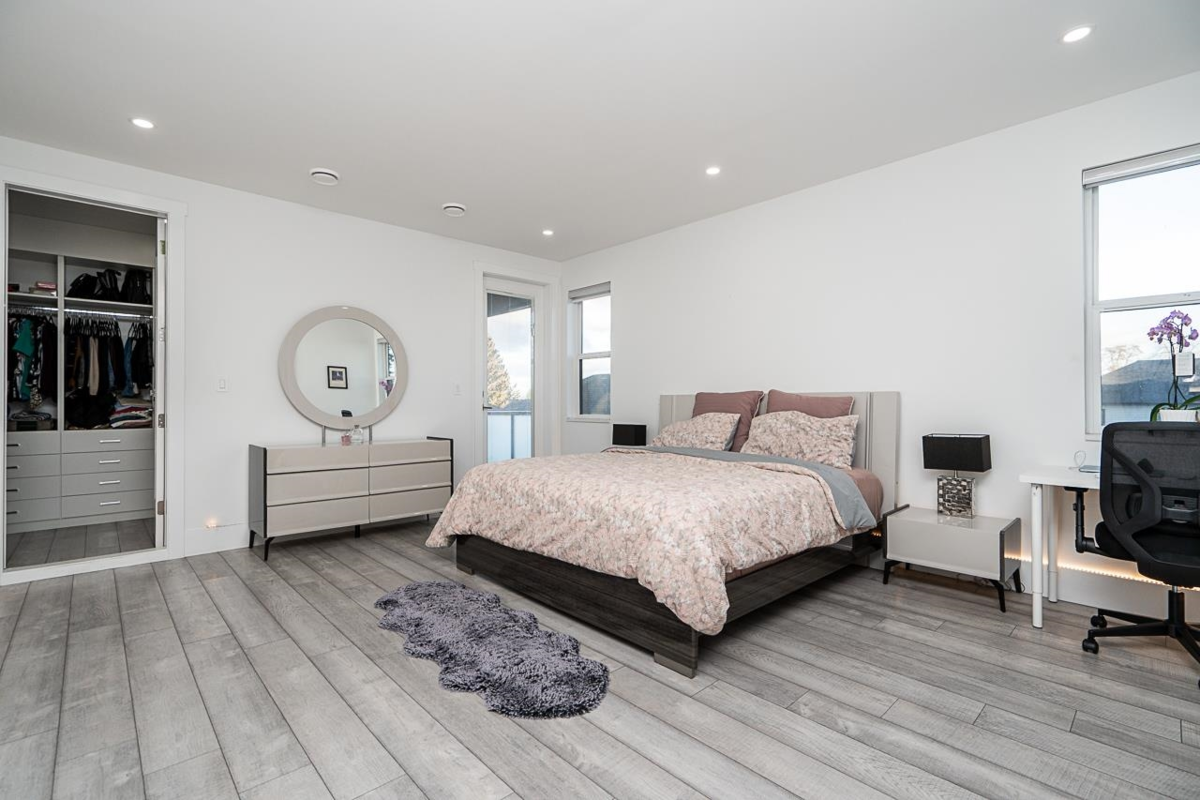 Basement Recreation Room Photo of 14517 72 Avenue, Surrey, BC