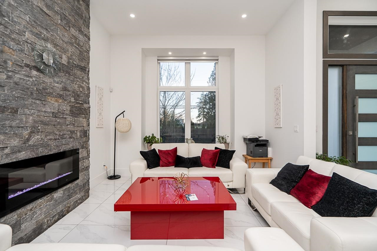 Family Room Photo of 14517 72 Avenue, Surrey, BC