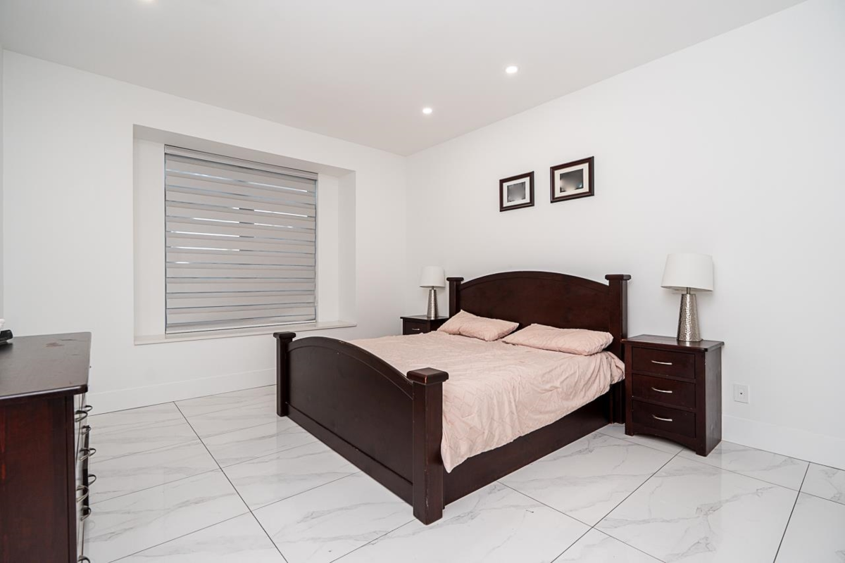 Guest Bathroom Photo of 14517 72 Avenue, Surrey, BC