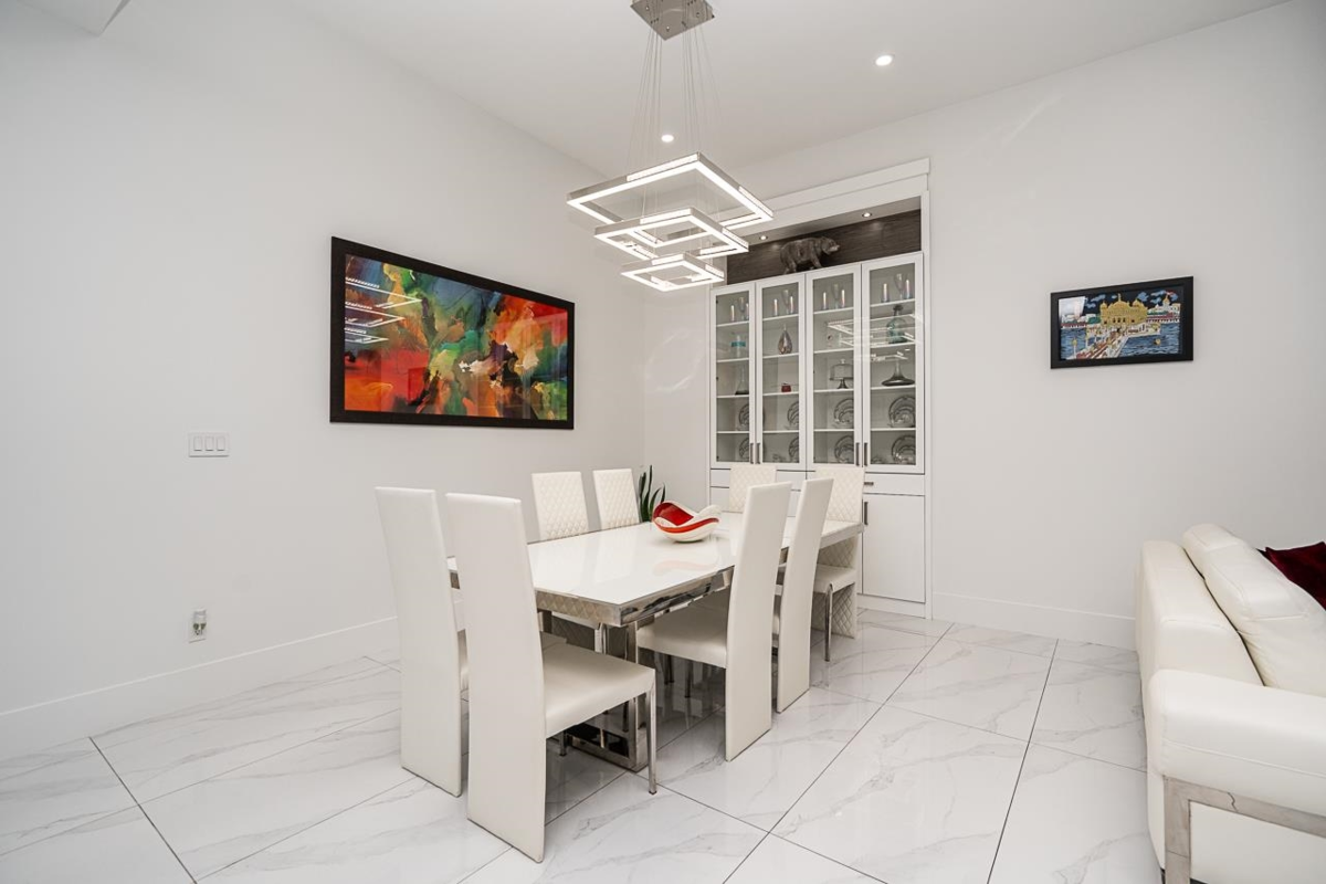 Kitchen Photo of 14517 72 Avenue, Surrey, BC