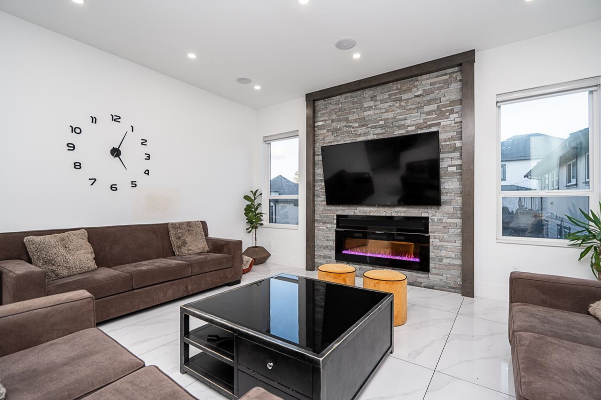 Primary Bathroom Photo of 14517 72 Avenue, Surrey, BC