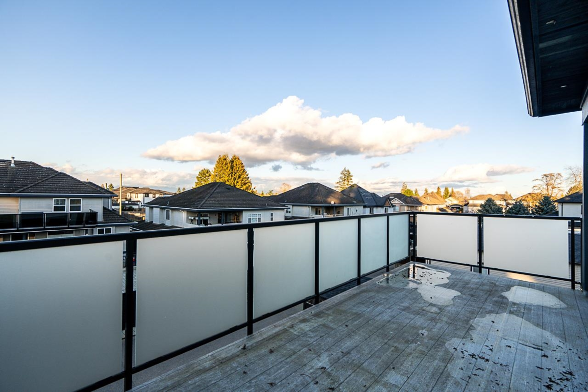 Staircase Photo of 14517 72 Avenue, Surrey, BC