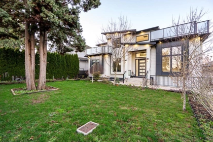 14517 72 Avenue, Surrey, BC, East Newton — 11 bed single family residence for sale