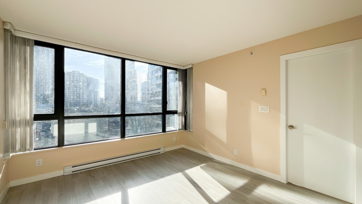 Breakfast Nook Photo of 407 928 Homer Street, Vancouver, BC