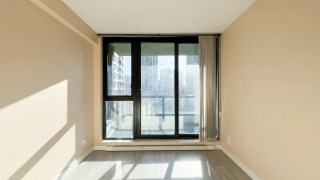 Walk-In Closet Photo of 407 928 Homer Street, Vancouver, BC
