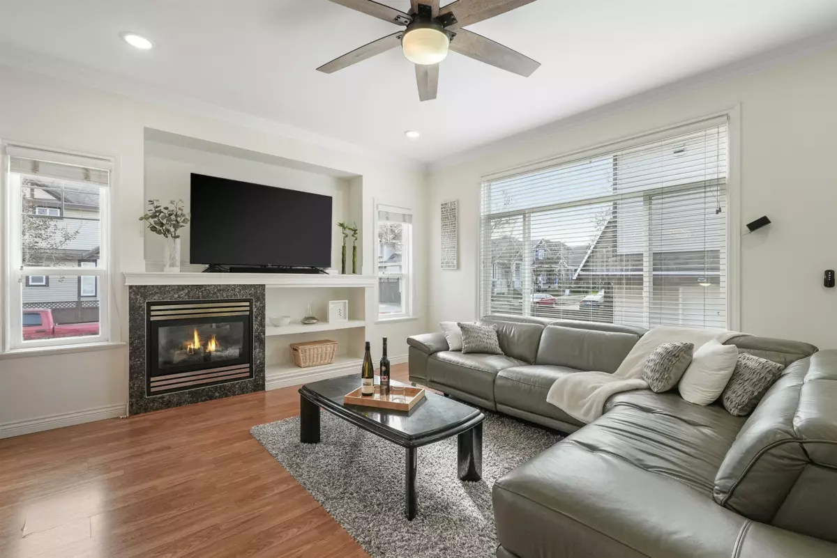 Family Room Photo of 6953 192 Street, Surrey, BC