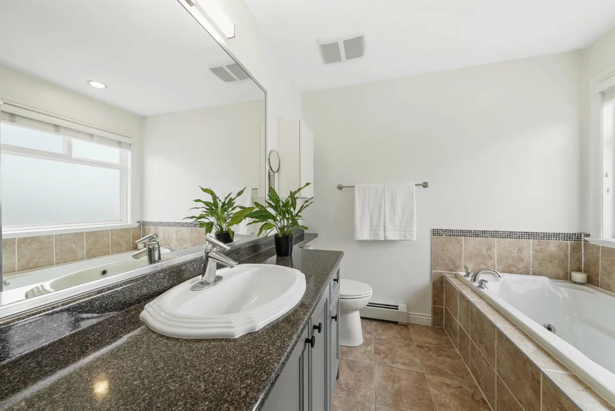 Guest Bathroom Photo of 6953 192 Street, Surrey, BC