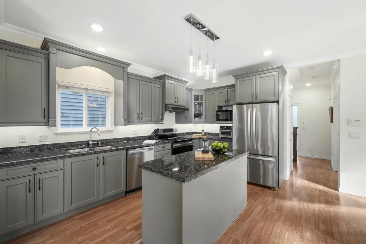 Kitchen Island Photo of 6953 192 Street, Surrey, BC