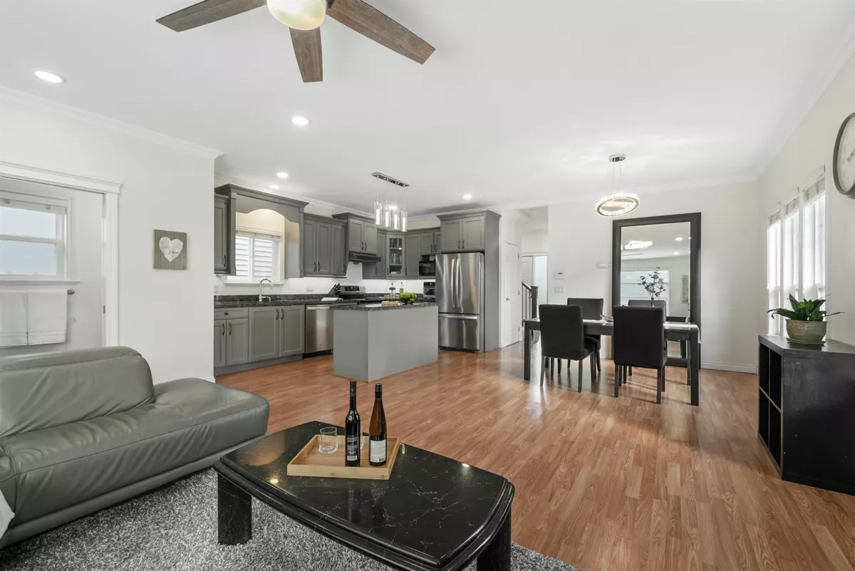 Kitchen Photo of 6953 192 Street, Surrey, BC