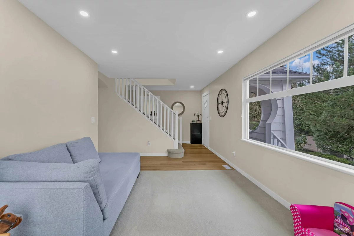 Entry Foyer Photo of 21 15188 62a Avenue, Surrey, BC