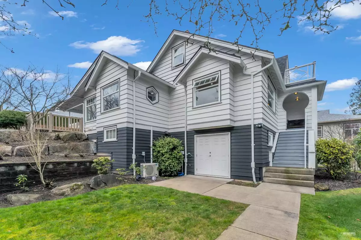 Family Room Photo of 21 15188 62a Avenue, Surrey, BC