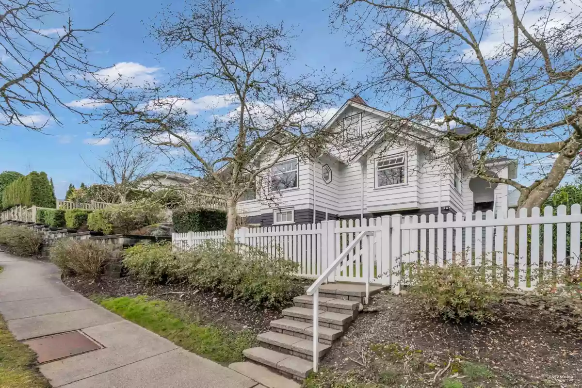 Fitness Center Photo Near 21 15188 62a Avenue, Surrey, BC