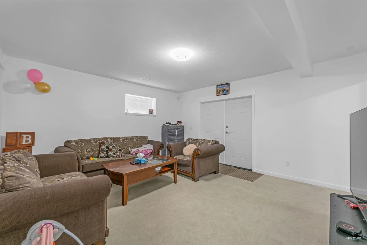 Swimming Pool Photo of 21 15188 62a Avenue, Surrey, BC