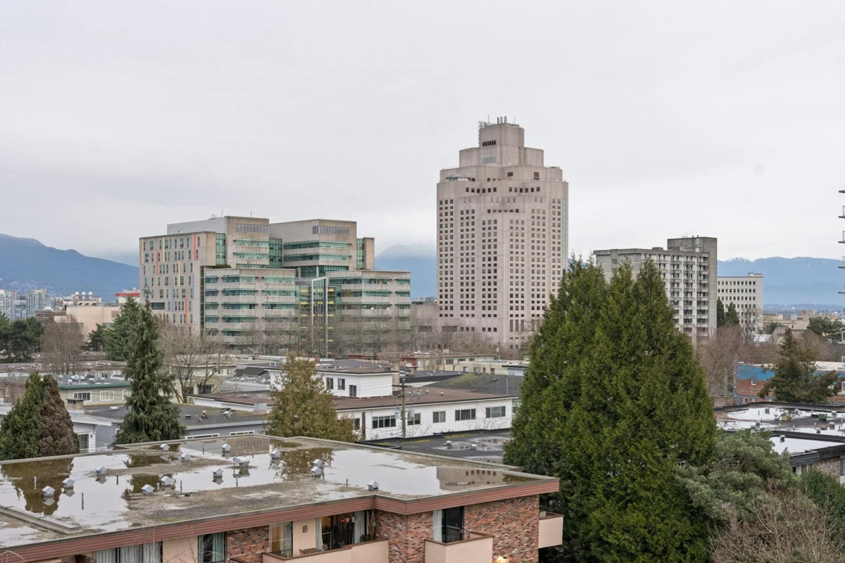 Entry Foyer Photo of 602 1088 W 14th Avenue, Vancouver, BC