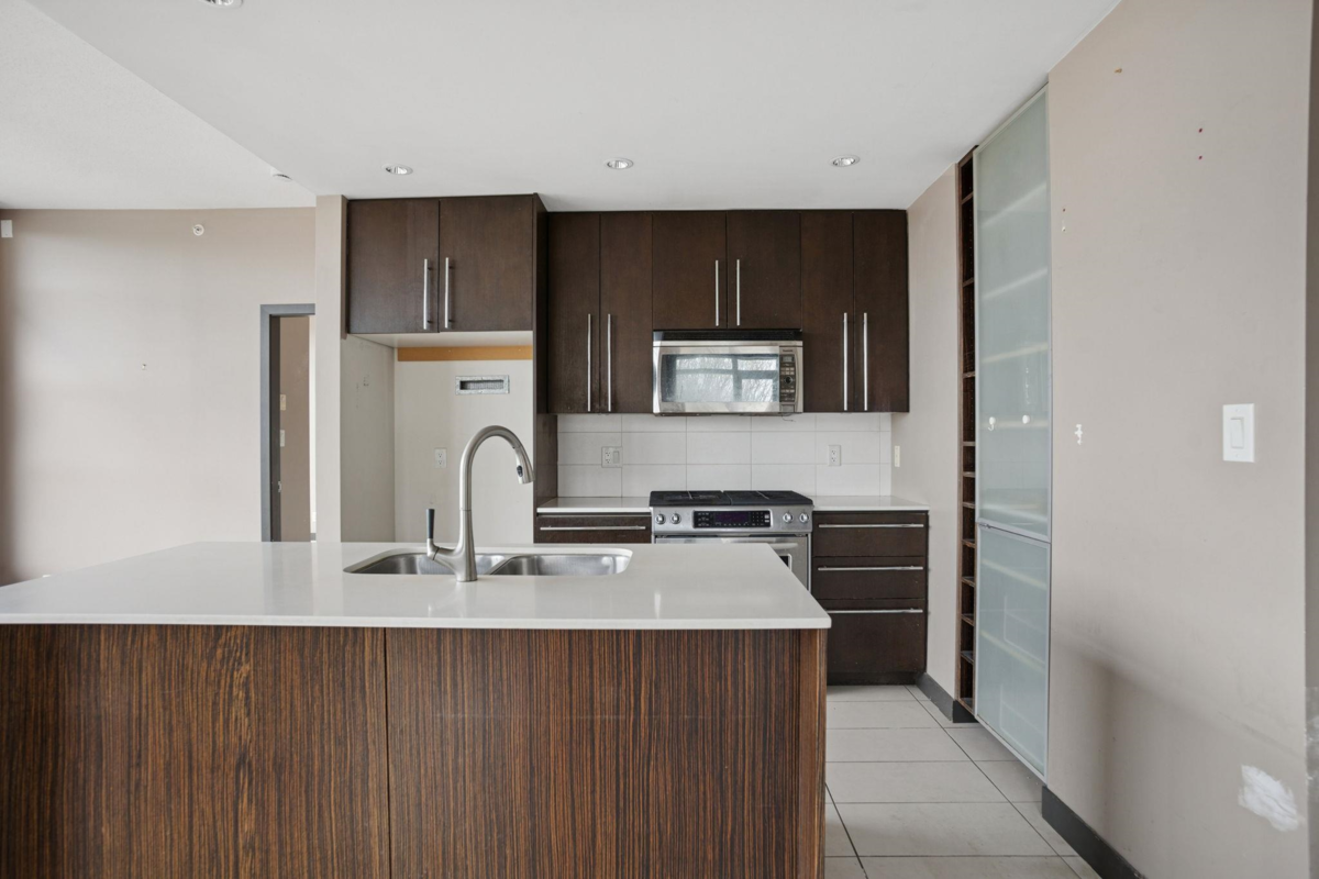 Kitchen Photo of 602 1088 W 14th Avenue, Vancouver, BC