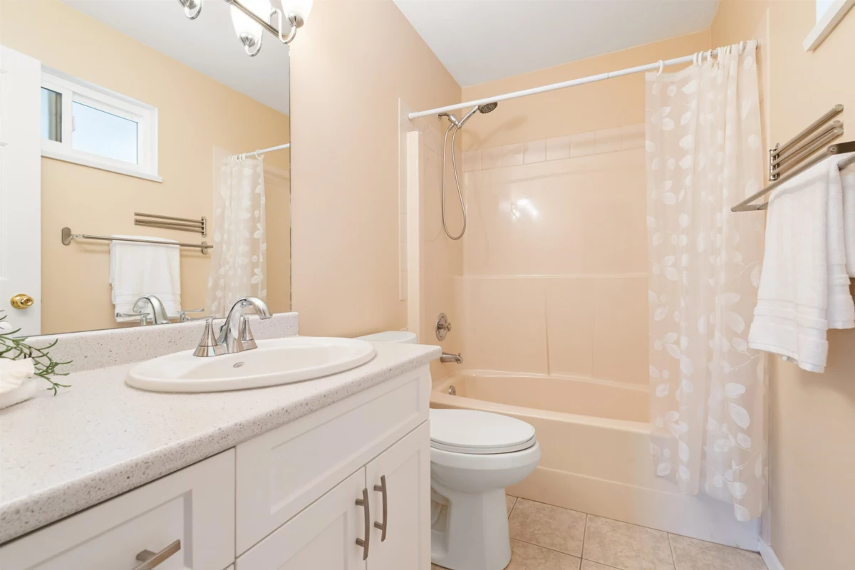 Basement Recreation Room Photo of 3268 Vincent Street, Port Coquitlam, BC