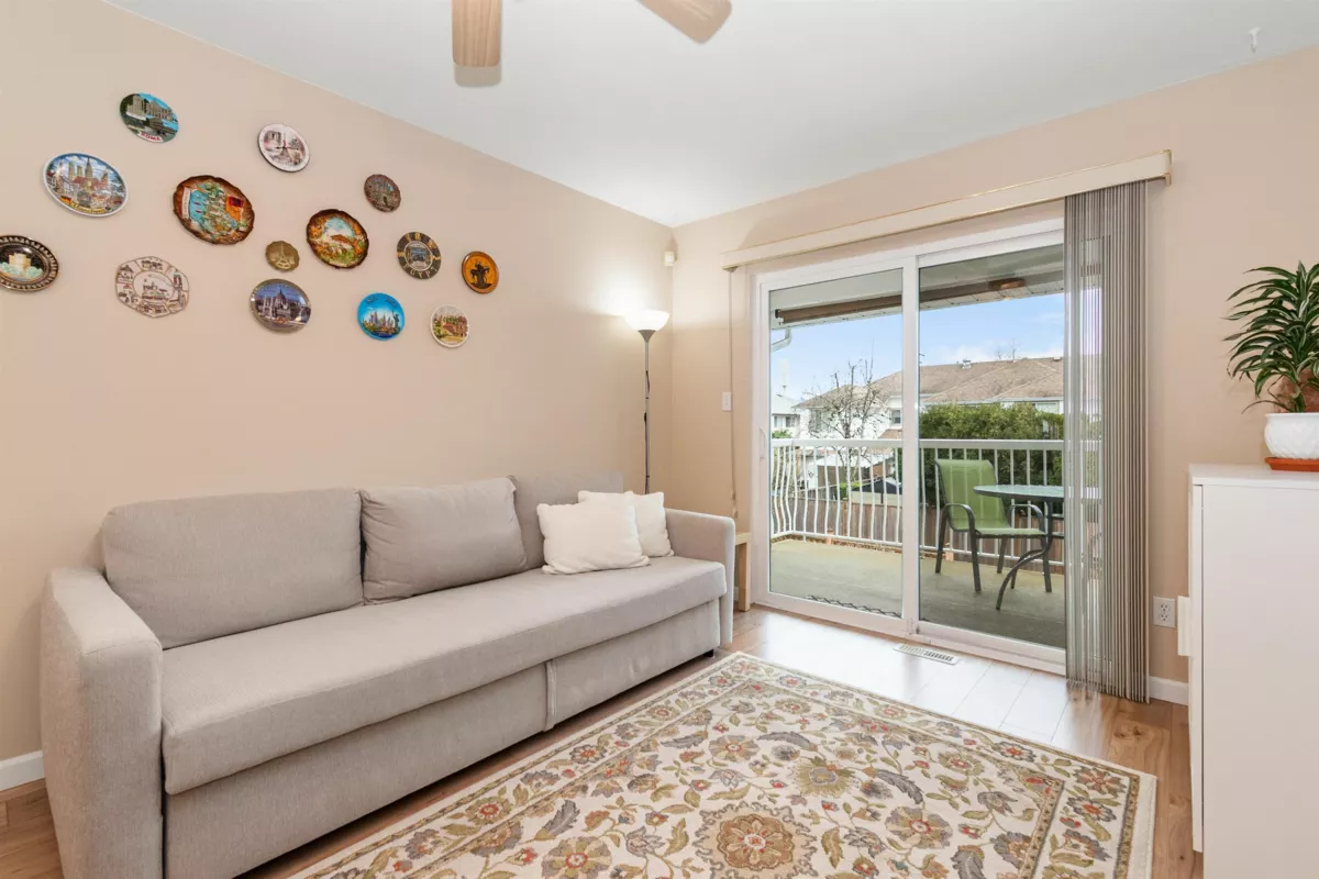 Guest Bathroom Photo of 3268 Vincent Street, Port Coquitlam, BC