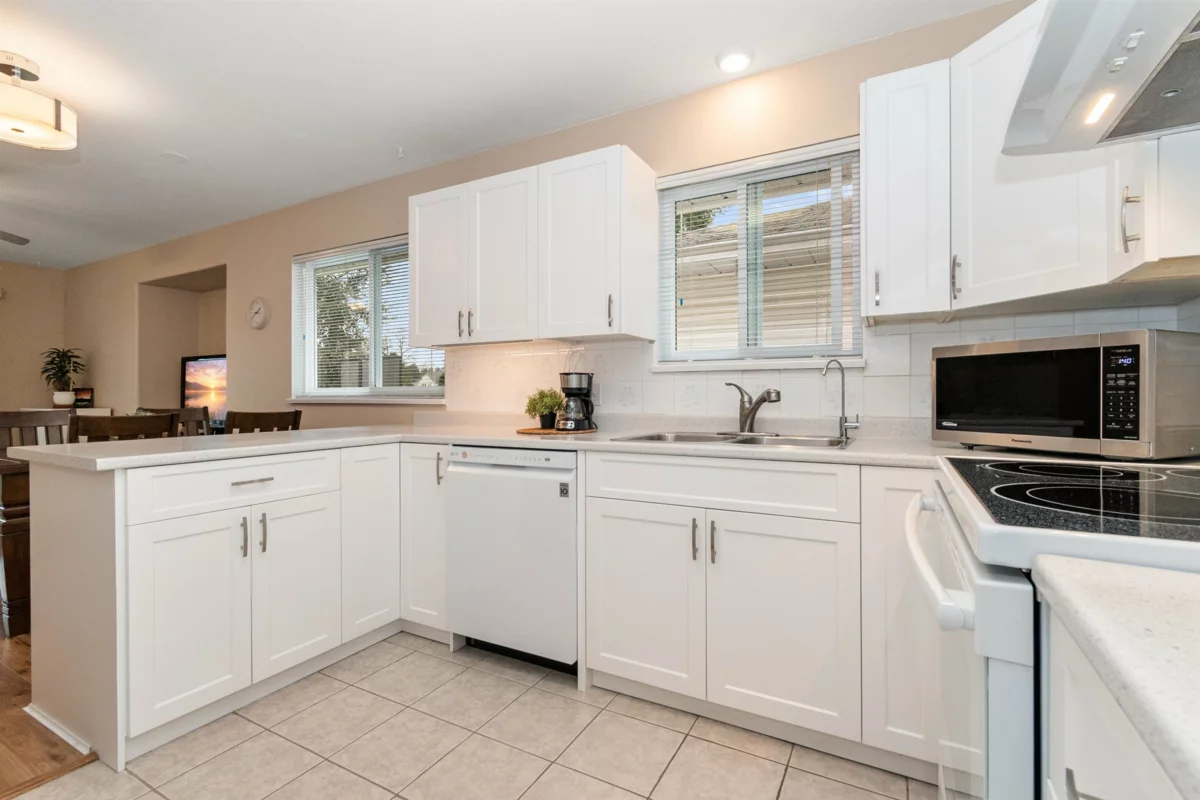 Primary Bathroom Photo of 3268 Vincent Street, Port Coquitlam, BC