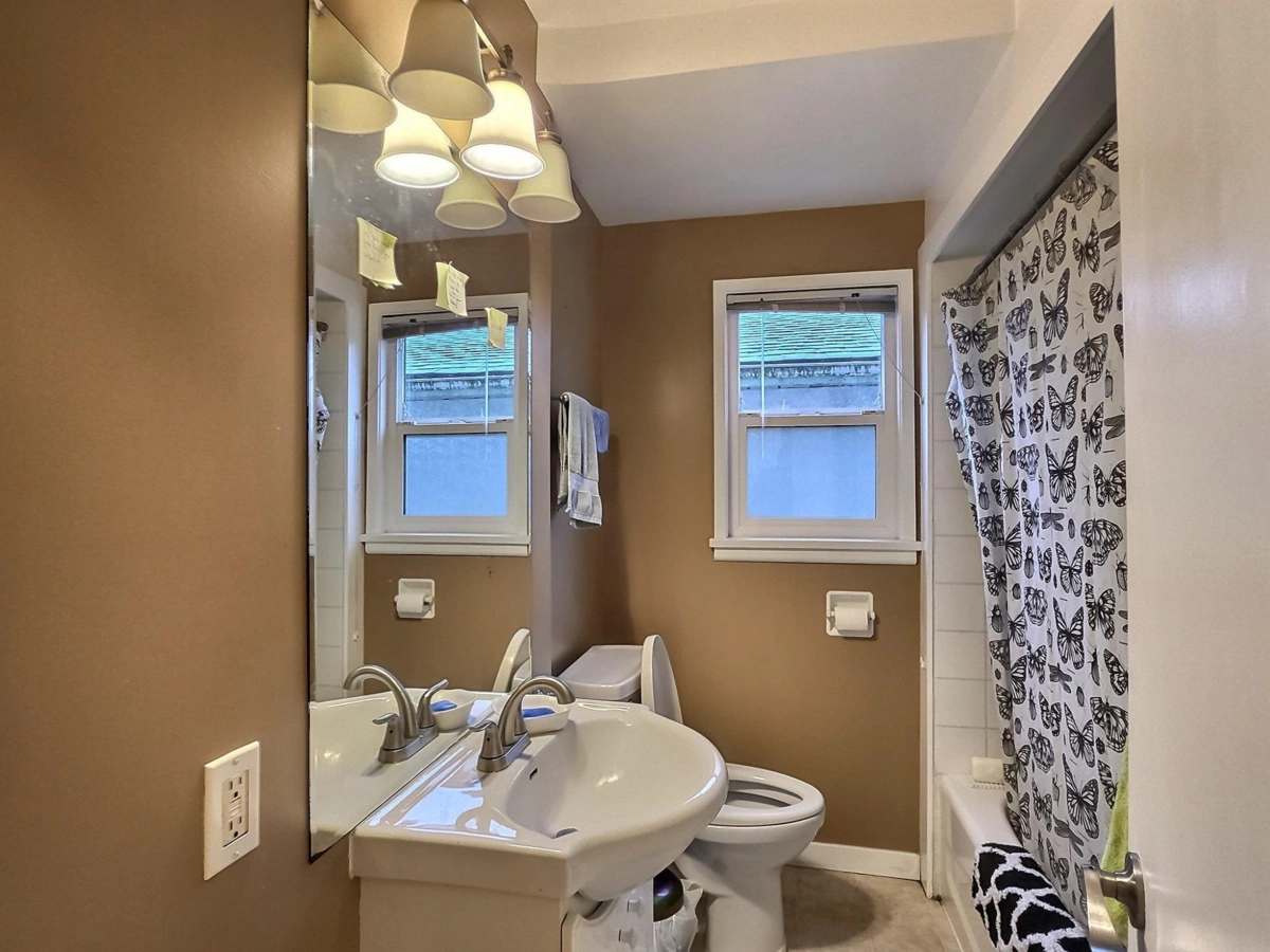 Bedroom 3 Photo of 1621 Adanac Street, Vancouver, BC