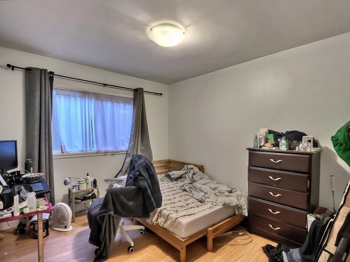 Walk-In Closet Photo of 1621 Adanac Street, Vancouver, BC