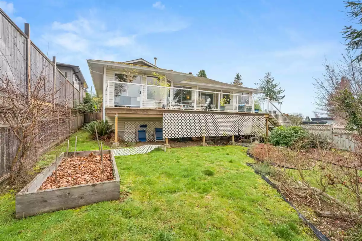 Hot Tub / Spa Photo of 4967 Laurel Avenue, Sechelt, BC