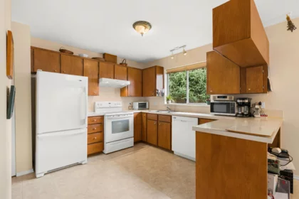Breakfast Nook Photo of 4967 Laurel Avenue, Sechelt, BC