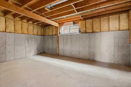 Entry Foyer Photo of 4967 Laurel Avenue, Sechelt, BC