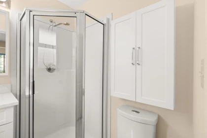 Guest Bathroom Photo of 4967 Laurel Avenue, Sechelt, BC