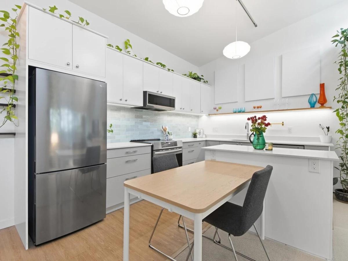 Living Room Photo of 314 2416 W 3rd Avenue, Vancouver, BC
