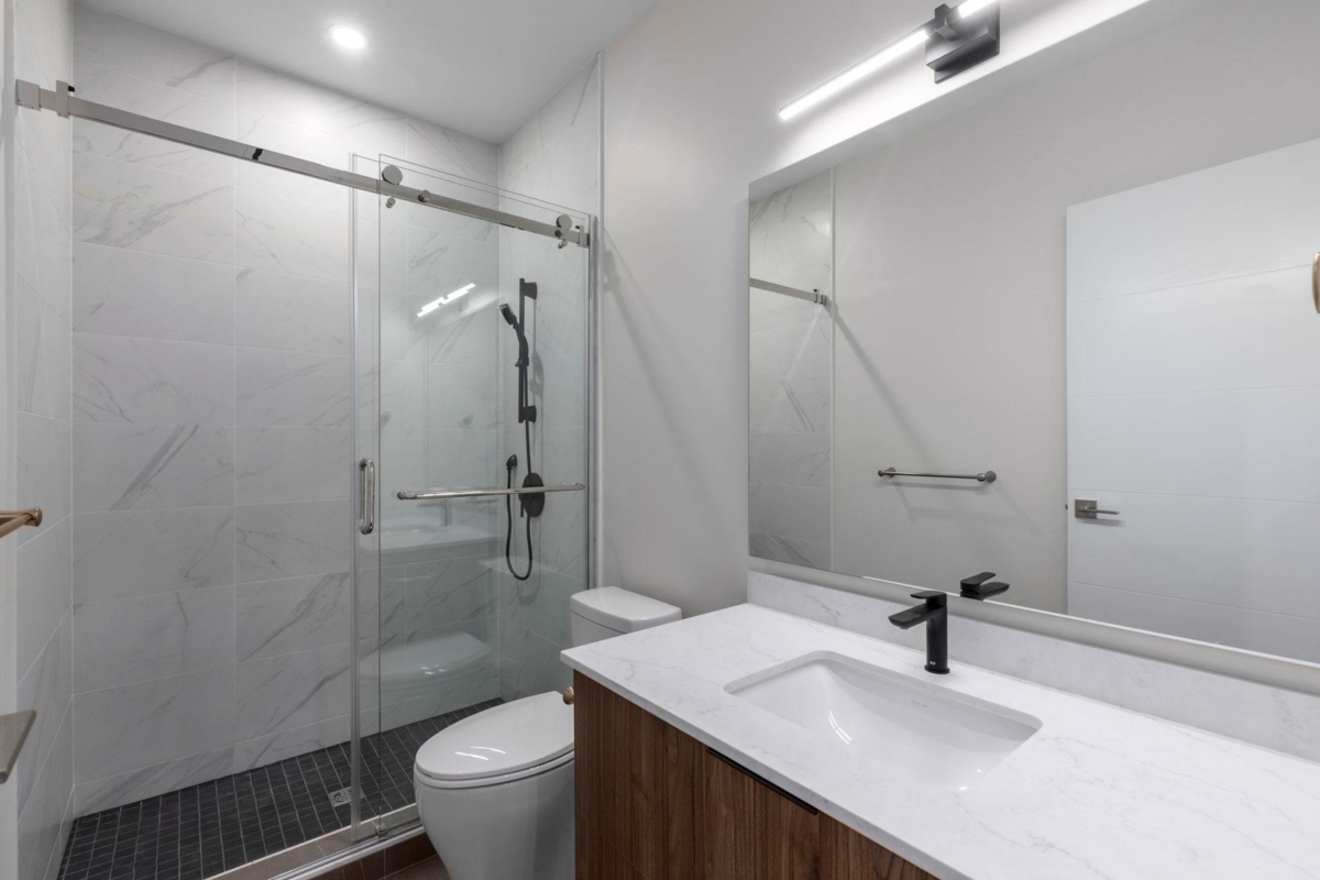 Garden / Landscaping Photo of 3073 Fromme Road, North Vancouver, BC