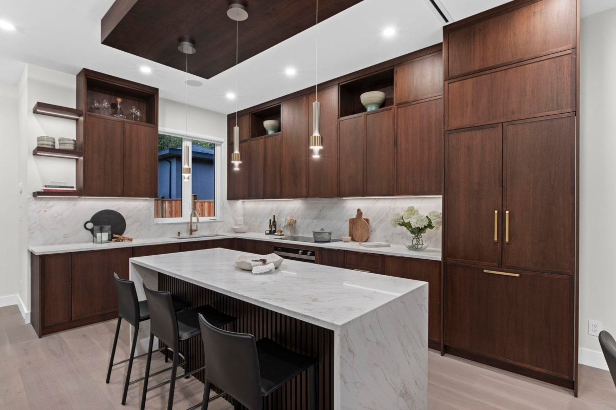 Walk-In Closet Photo of 3073 Fromme Road, North Vancouver, BC