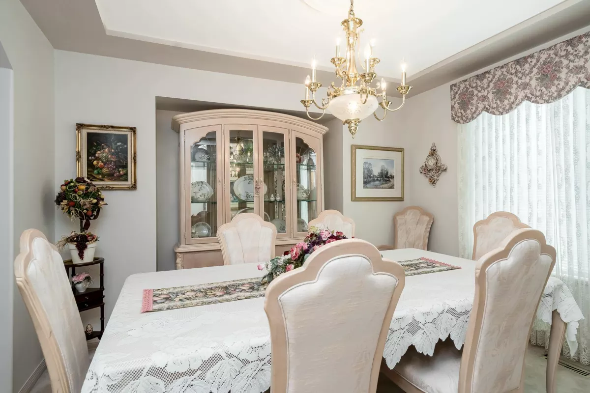 Kitchen Island Photo of 22120 46a Avenue, Langley, BC
