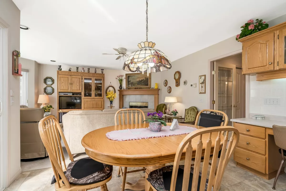 Walk-In Closet Photo of 22120 46a Avenue, Langley, BC