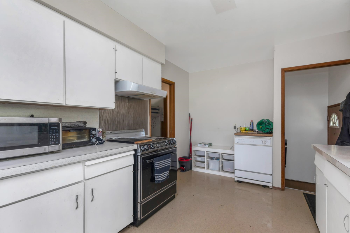 Breakfast Nook Photo of 8591 Howell Road, Mission, BC