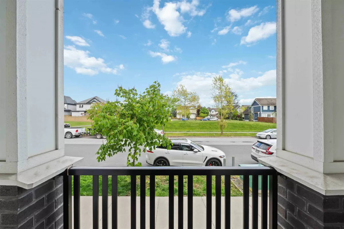 Powder Room Photo of 7065 194a Street, Surrey, BC