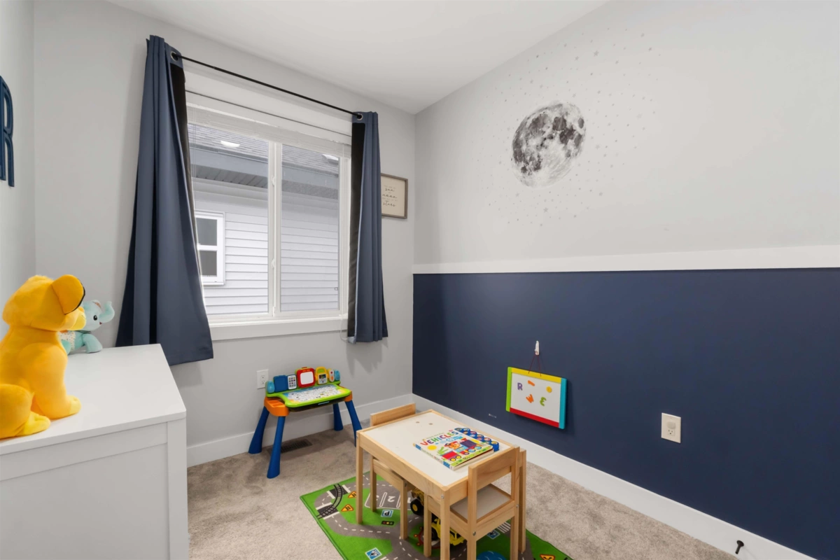 Walk-In Closet Photo of 7065 194a Street, Surrey, BC