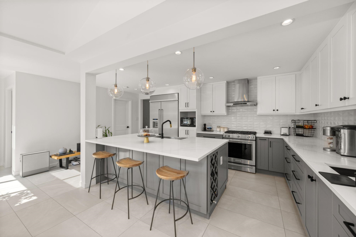 Kitchen Island Photo of 2566 Mcbain Avenue, Vancouver, BC