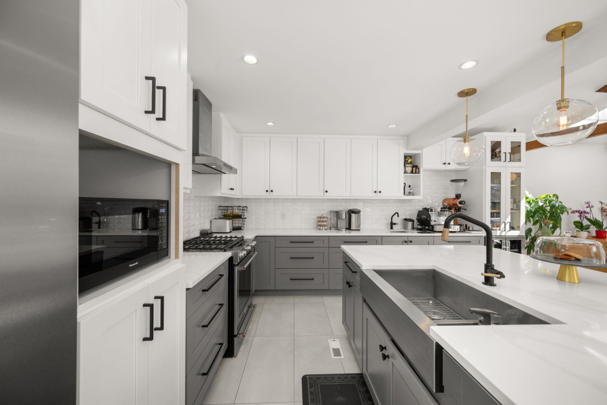 Kitchen Photo of 2566 Mcbain Avenue, Vancouver, BC