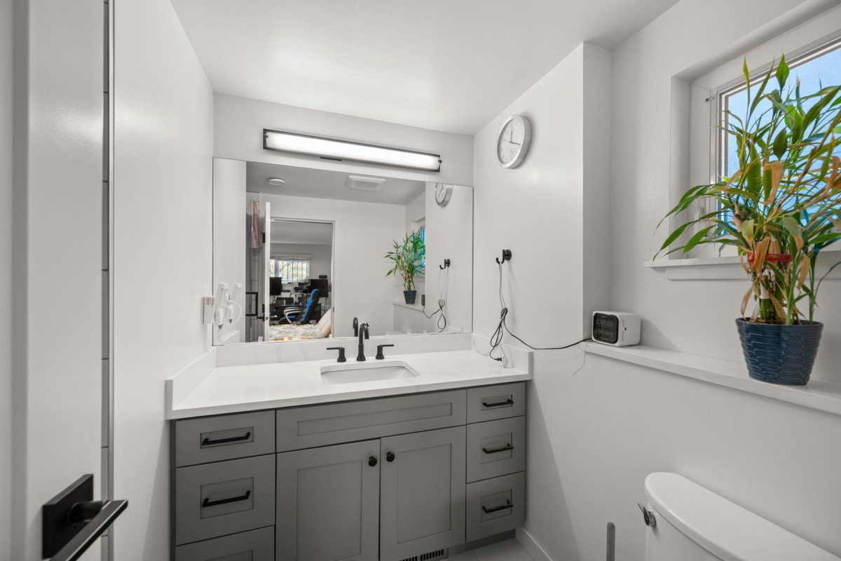 Powder Room Photo of 2566 Mcbain Avenue, Vancouver, BC