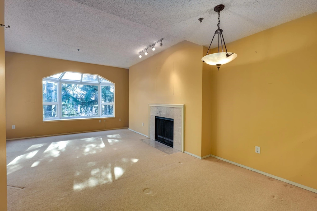 Kitchen Island Photo of 304 2256 W 7th Avenue, Vancouver, BC