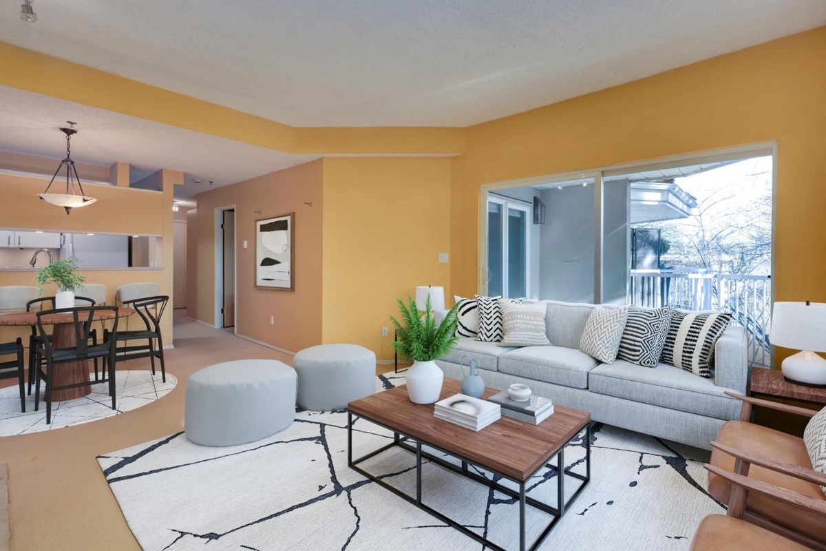 Living Room Photo of 304 2256 W 7th Avenue, Vancouver, BC