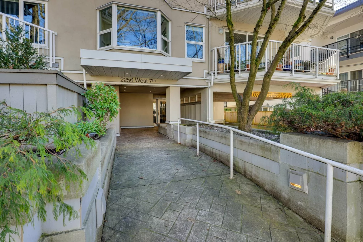 Mudroom Photo of 304 2256 W 7th Avenue, Vancouver, BC