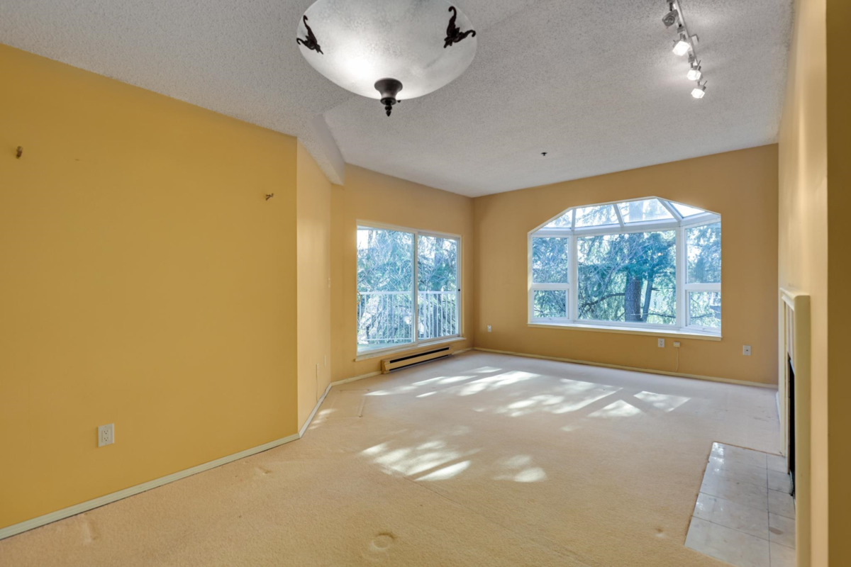 Pantry Photo of 304 2256 W 7th Avenue, Vancouver, BC