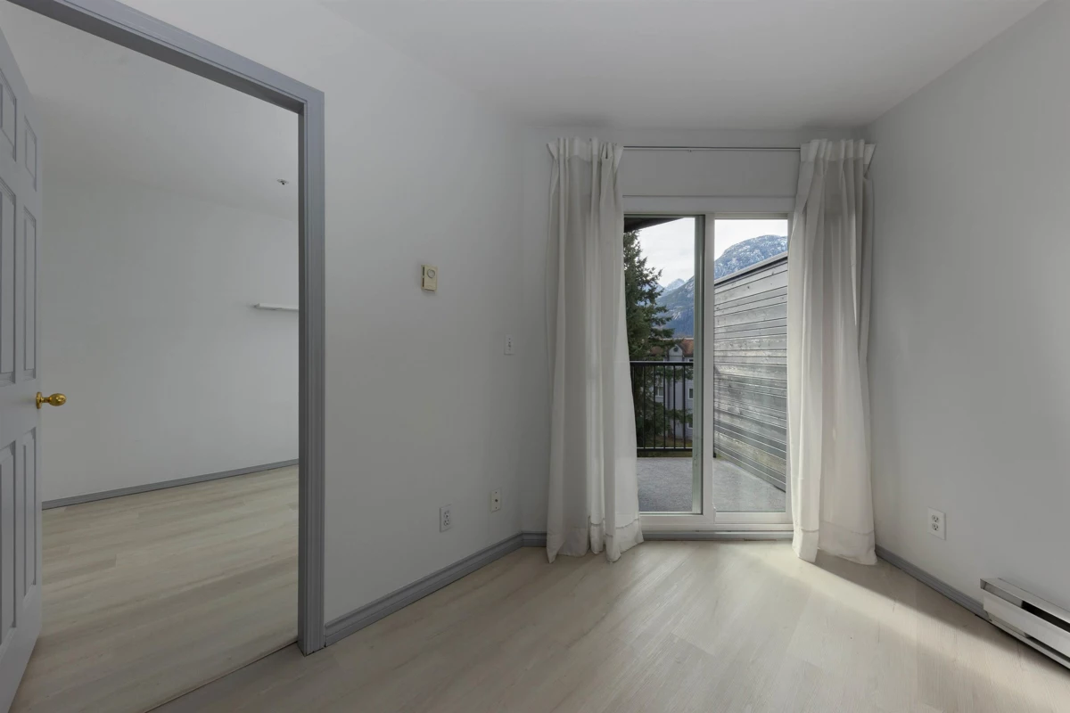 Bedroom 3 Photo of E309 40180 Willow Crescent, Squamish, BC