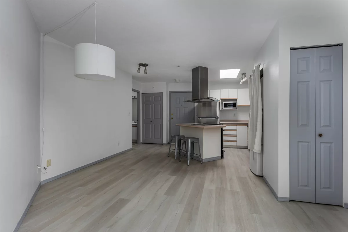 Breakfast Nook Photo of E309 40180 Willow Crescent, Squamish, BC