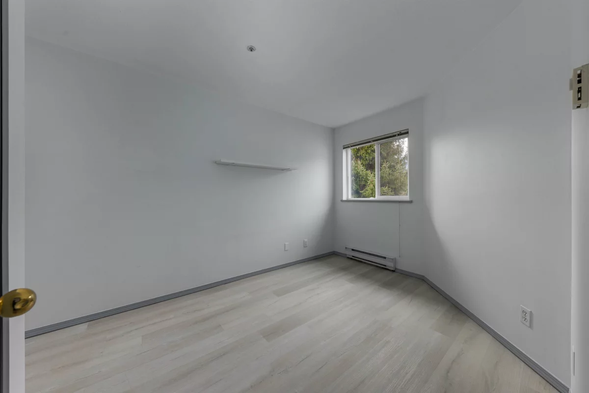 Primary Bathroom Photo of E309 40180 Willow Crescent, Squamish, BC