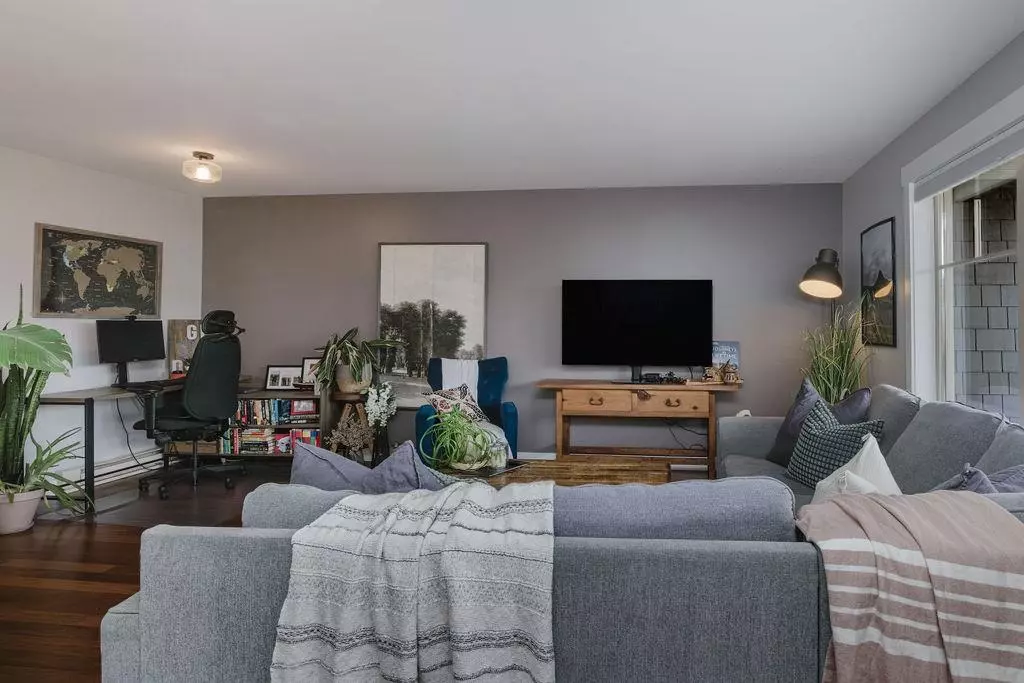 Living Room Photo of 105 414 Gower Point Road, Gibsons, BC